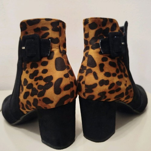 Black-Tiger Ankle Boots Size 40 Like New