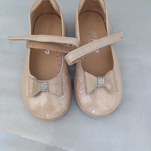 Scarpy ballerinas size 26 like new, gold color