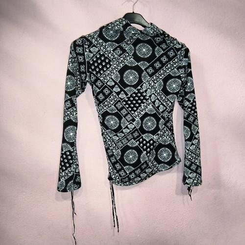 Y2K top with bell sleeves and side ruching like new