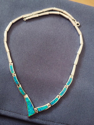 Silver solid necklace with opal, like new