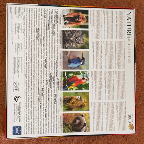 Puzzle 1000 pieces with parrot image