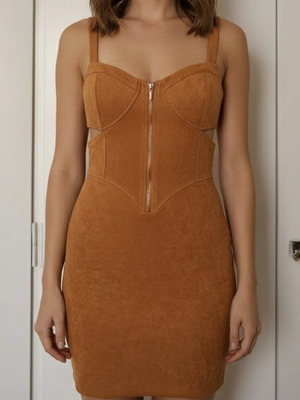 Mini φόρεμα Bershka με cut-outs σε ταμπά faux suede, μέγεθος XS σαν καινούργιο