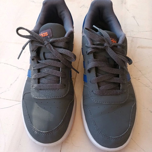 Adidas Αθλητικά Παιδικά Παπούτσια Μπάσκετ Hoops 2.0 Jr σαν καινούργια, νούμερο 40