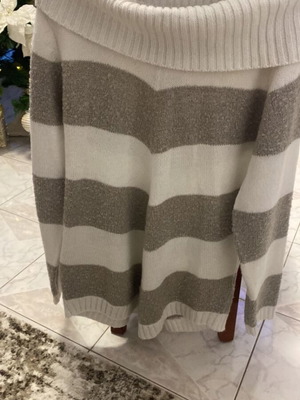 Women's sweater new, size L / 40 / 12