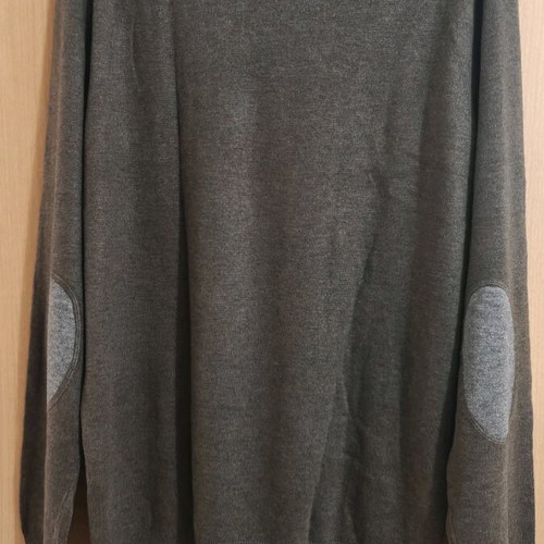 V-neck pullover like new, size XXL, gray and beige