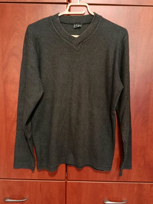 Men's V-neck shirt like new, gray, size M