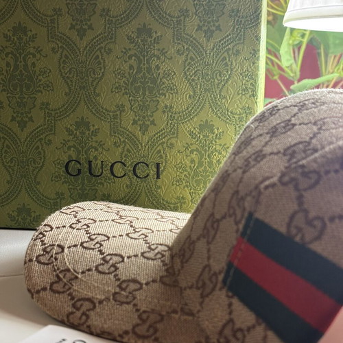 Gucci hat, beige and brown