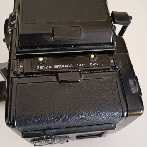 Bronica SQ-A camera with SQ-i back and Zenzanon S 80mm f2.8 lens like new