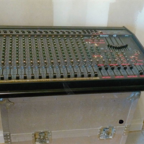 Montarbo Model 916E sound console like new