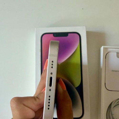iPhone 14 white 128 GB with accessories