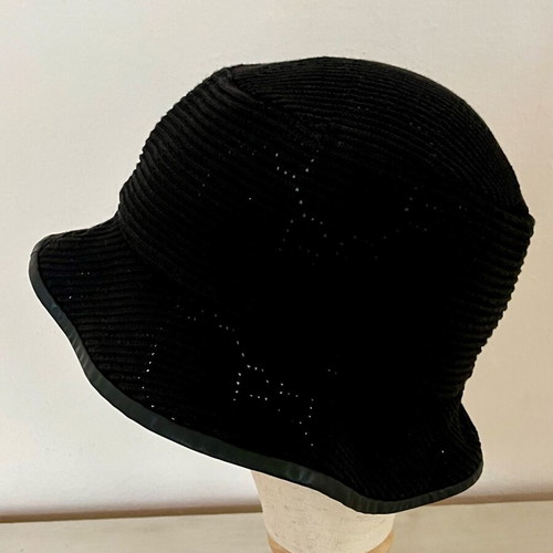 Gucci hat black size M like new