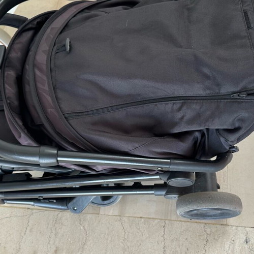 Baby stroller used, lightweight and easy for travel up to 15 kg