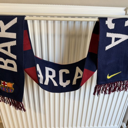 FC Barcelona set: Unicef jersey & authentic Nike scarf