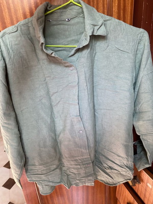 Ленена хакита риза широк модел като нова