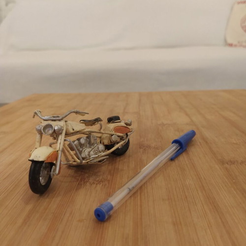 Vintage metal decorative motorcycle miniature like new, white and orange