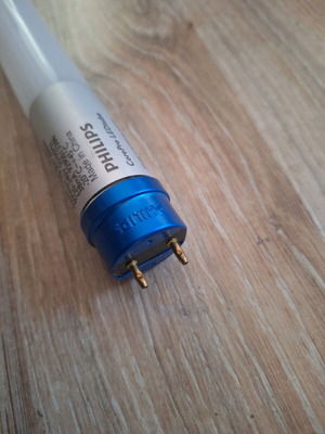 Λάμπα Philips T8 8watt 800lm 58 cm σαν καινούργιο