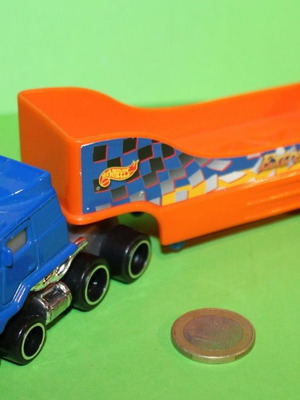 Hot Wheels 2000 Truckin' Transporters употребяван, мащаб 1:60