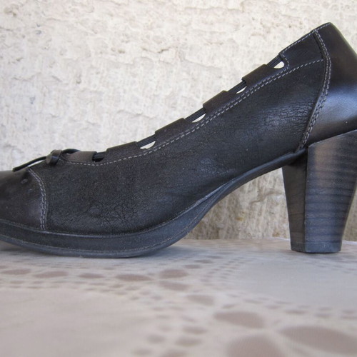 Softwaves leather pumps size 40 like new, black