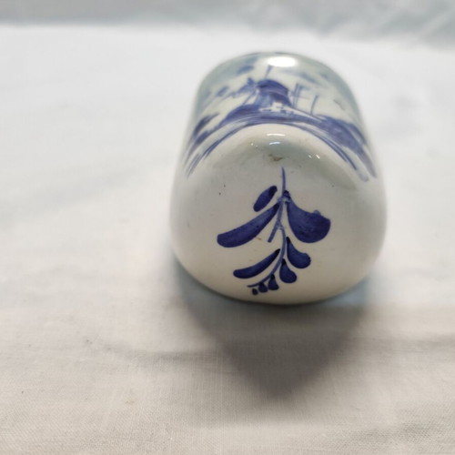 Ashtray shoe used, hand-painted porcelain from Delft Netherlands