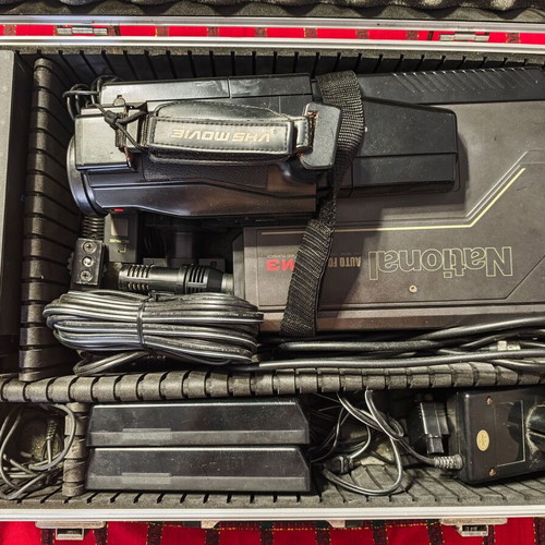 Vintage National M3 Auto Focus VHS Video Camera used with case and accessories