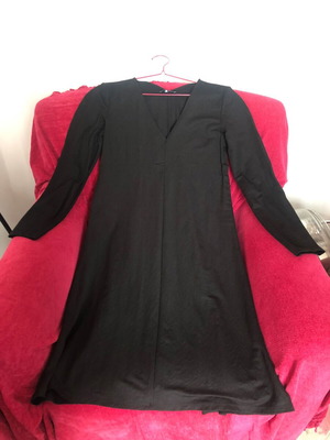 Zara black long-sleeve dress with V neckline used, size S