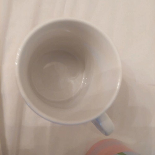 Mugs with lids like new, set of 3 with flowers