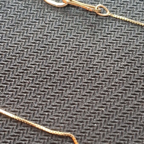 Gold cross and chain 14 carat like new, 46 cm length
