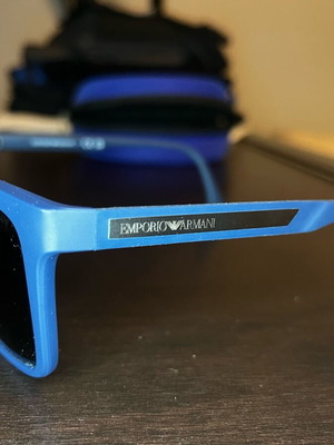 Γυαλιά ηλίου Emporio Armani EA4047 σαν καινούργια, μπλε