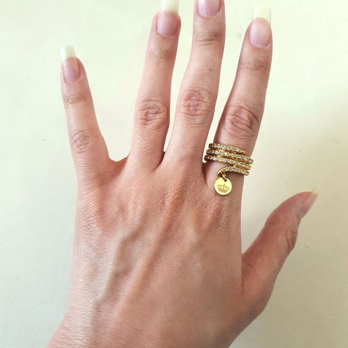 Love Soni gold ring with crystals and pendant like new