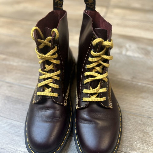 Dr Martens 1460 Burgundy boots size 42, brown