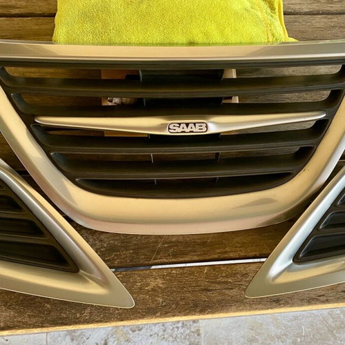 Saab 9-3 2007-2011 bumper grille set like new