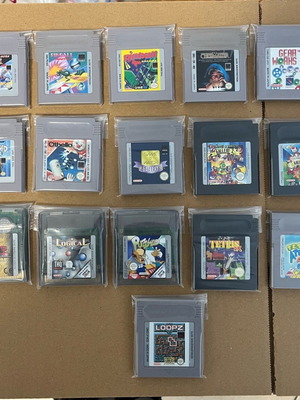 Nintendo Game Boy (1989) like new with 16 GB and GBC games