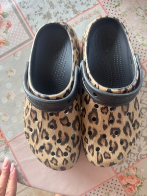 Crocs с леопардов принт в отлично състояние, номер 41/42