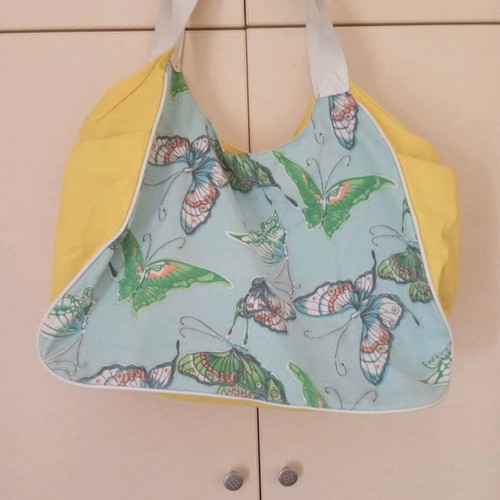 Beach shoulder bag like new, large size with zipper