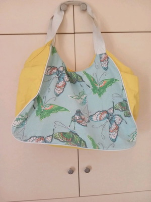 Beach shoulder bag like new, large size with zipper