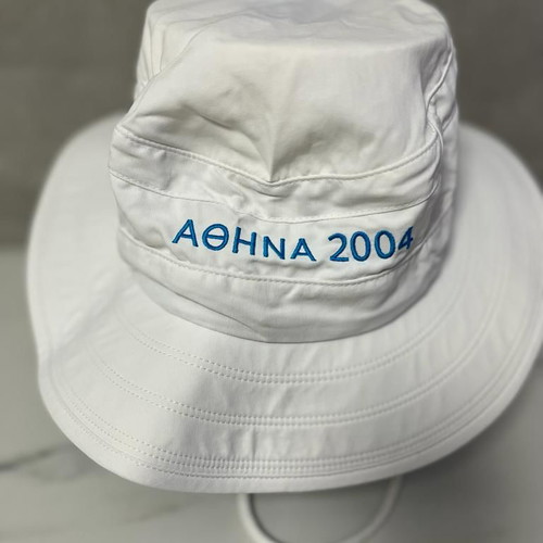 Volunteer hat Olympic Games 2004 used