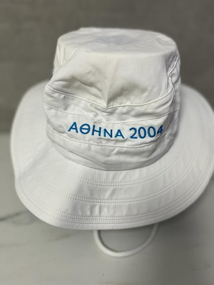 Volunteer hat Olympic Games 2004 used