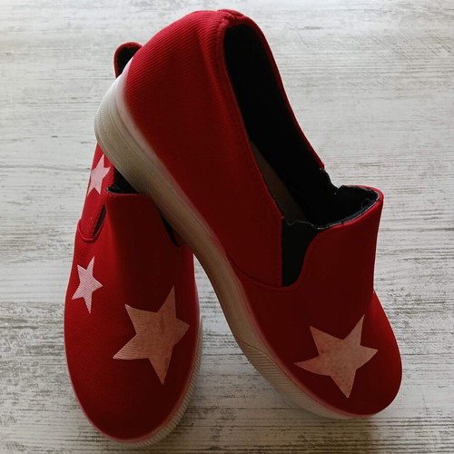 Women's shoes new, red with white stars, platform sole