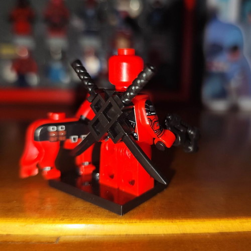 Deadpool Play Arts Kai figure like new with accessories