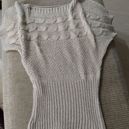 Knitted top gold color like new
