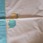 Children's bed sheet like new for crib