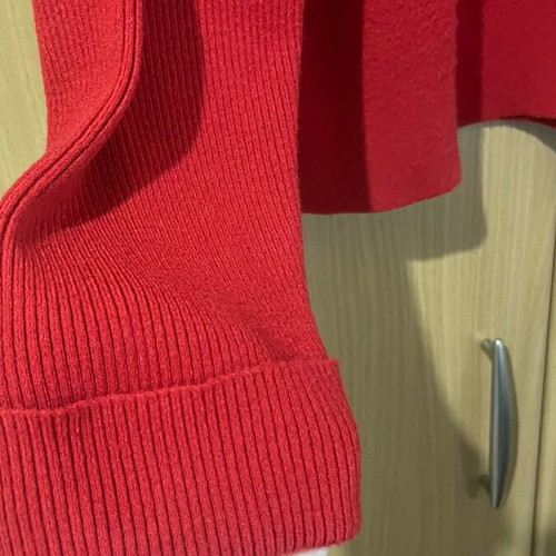 Thin warm sweater like new, ideal for the season
