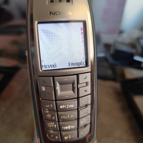 Nokia 3120 phone like new with charger and new battery