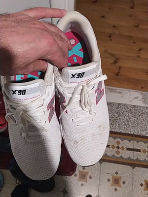Мъжки обувки New Balance номер 43 като нови, бели спортни