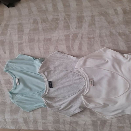 Bershka T-shirts pack size M like new, beige and turquoise