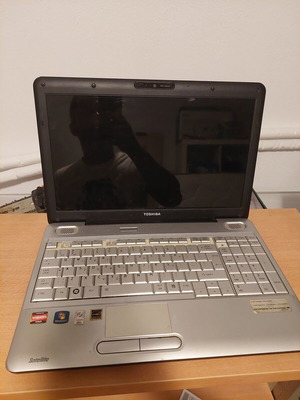 Toshiba Satellite L500D laptop μεταχειρισμένο για ανταλλακτικά, δίσκος 320GB