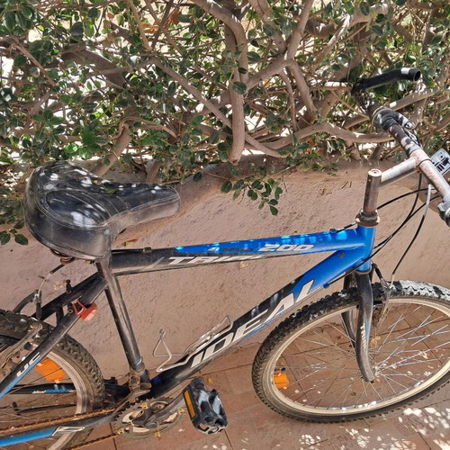 Ideal MTB mountain bike used, front suspension, metal frame