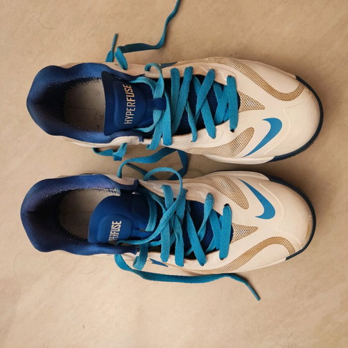 Nike Hyperfuse basketball shoes like new, size 40.5, white and blue