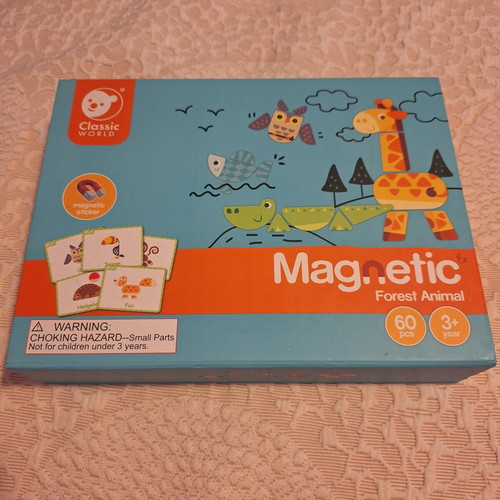 Magnetic Animal Construction Game like new, 58 pieces