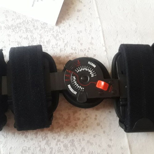 Thigh Knee Brace new with goniometer for knee rehabilitation